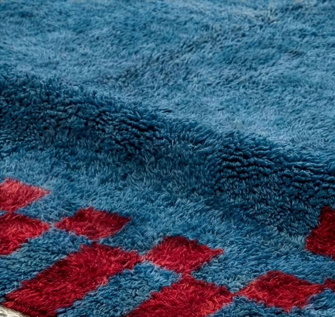 Custom Beni Mrirt Rug | Ocean Blue &amp; Red Checkered Border