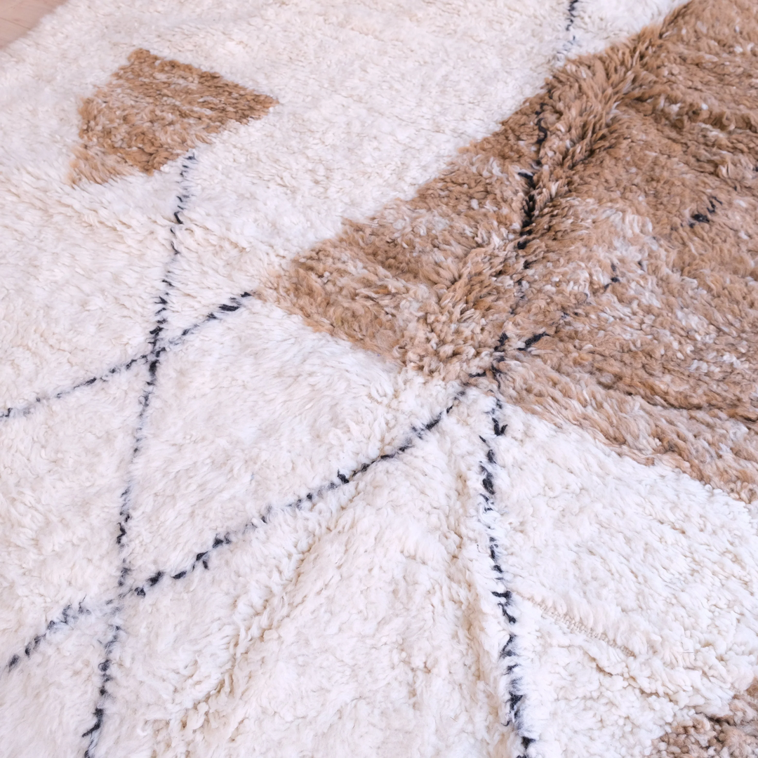 Custom Moroccan Round Rug – Plush Cream with Abstract Camel