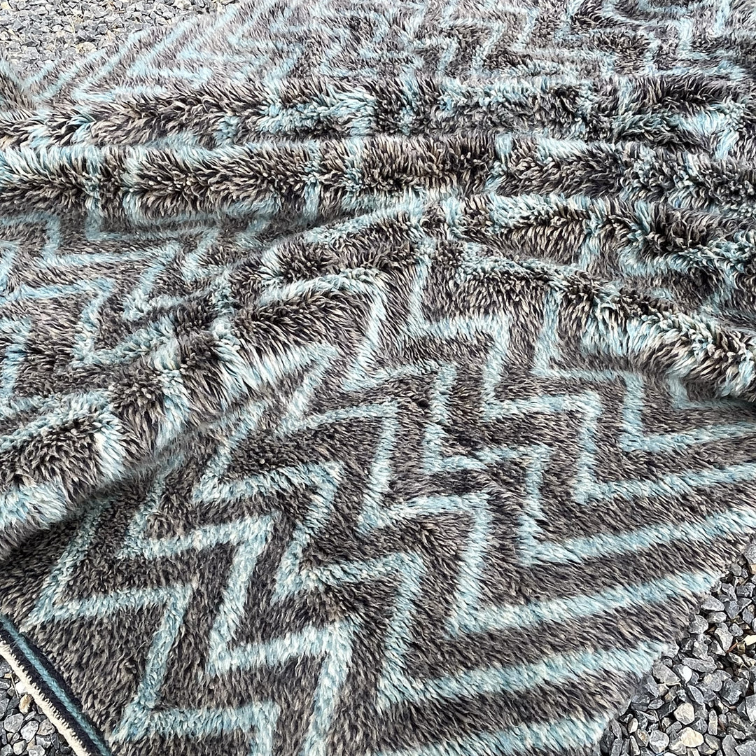 Custom Beni Mrirt Rug – Zigzag Rug Chevron Design