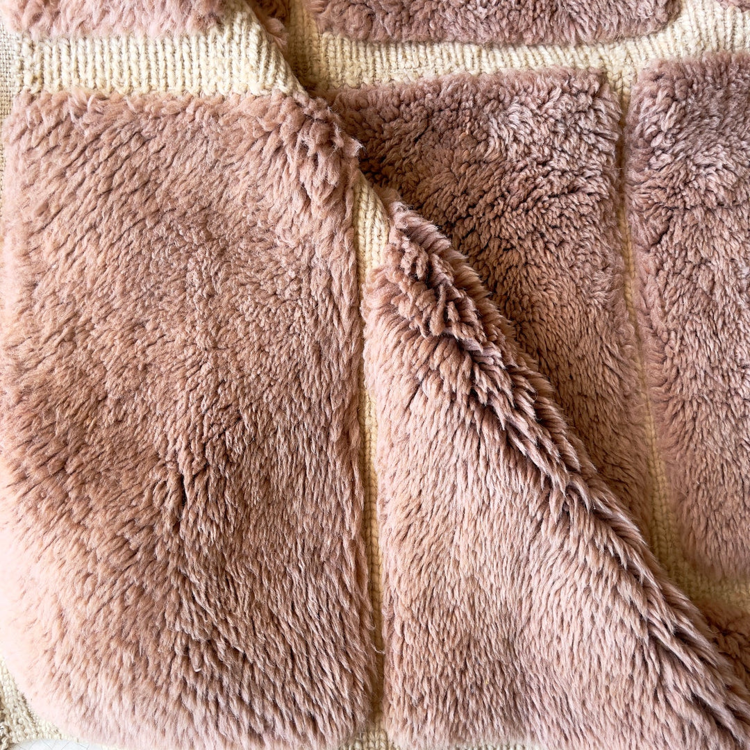 Tapis Beni Mrirt sur mesure | Grille de blocs rose poudré